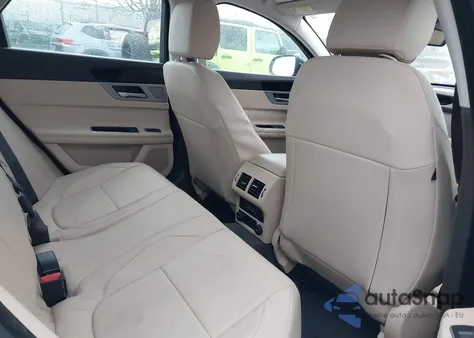 2017 Jaguar Xf 35T Premium z USA, uszkodzony, nr VIN SAJBD4BV7HCY34551